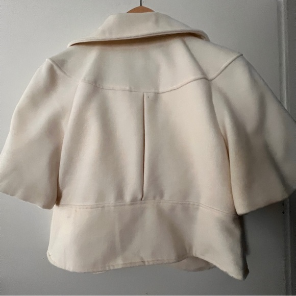 Alice Temperley for Target - White coat - SZ L
Peter Pan Collar - Picture 5 of 8